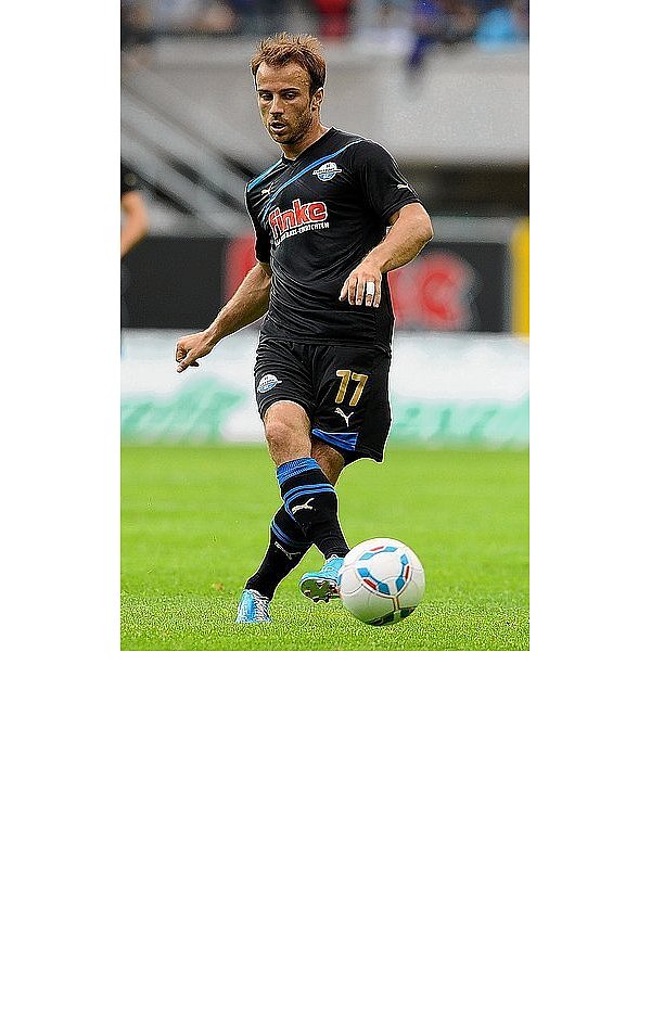 Alban Meha wechselte jetzt vom Seitz-Club Eintracht Trier von der Mosel an die Pader. Der Offensive ist für gute Standards bekannt. - © FOTO: MARC KÖPPELMANN