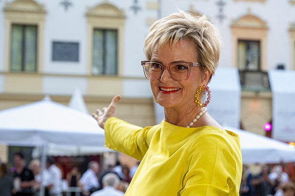 Im Sommer ist Gloria von Thurn und Taxis Gastgeberin bei den Regensburger Schlossfestspielen. (Archivbild) - © Armin Weigel/dpa