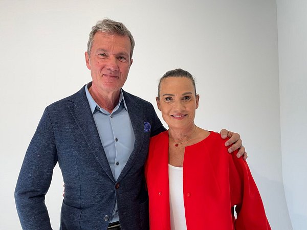 Im Rahmen einer Online-Auktion werden im Januar in Köln rund 100 Gegenstände aus dem Nachlass des Sängers Udo Jürgens versteigert. Die Auswahl haben die Kinder John und Jenny Jürgens getroffen. - © Albert Otti/dpa