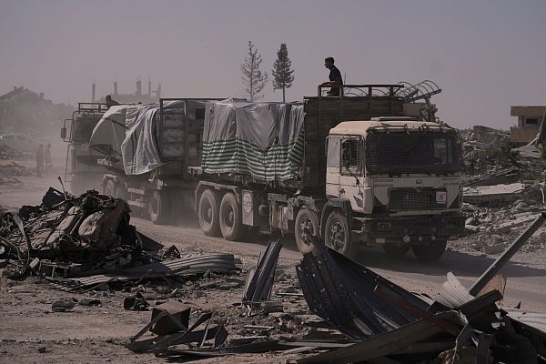 Inzwischen lässt Israel wieder humanitäre Güter in den abgeriegelten Gazastreifen. - © Jehad Alshrafi/AP/dpa