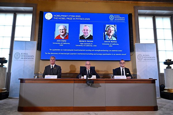 Die Königlich-Schwedische Akademie der Wissenschaften hat die diesjährigen Physik-Nobelpreisträger verkündet. - © Claudio Bresciani/TT News Agency/AP/dpa