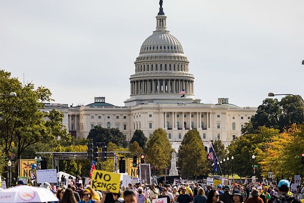 Seit Trumps zweitem Amtsantritt hat es in den USA deutlich mehr Demonstrationen gegeben als in seiner ersten Amtszeit. - © Tom Hudson/ZUMA Press Wire/dpa