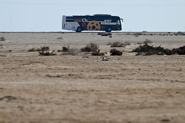 Die deutsche Nationalmannschaft verlässt Katar. - © Federico Gambarini/dpa