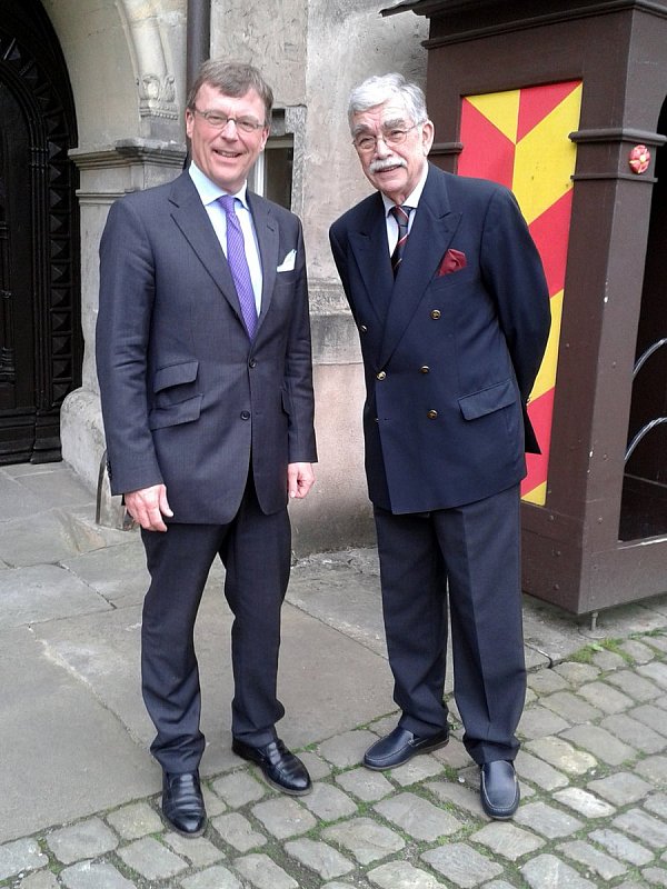 Im Gespräch: Stephan zur Lippe und Werner Kaltefleiter (rechts). - © Privat