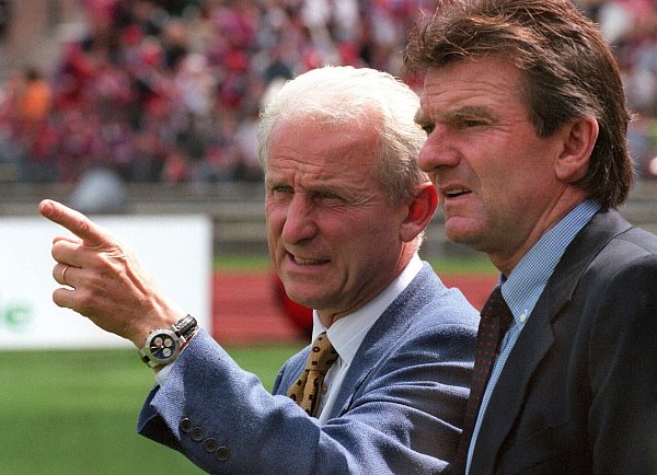 Egon Coordes (r) war auch Assistent von Giovanni Trapattoni. - © -/dpa