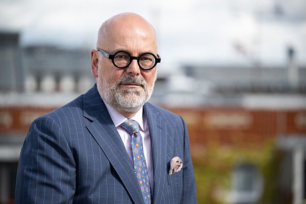 Der frühere SPD-Ministerpräsident von Schleswig-Holstein und heutige Cheflobbyist von Philip Morris Deutschland, Torsten Albig, setzt sich für Alternativen zu Zigaretten ein. - © Hannes P. Albert/dpa