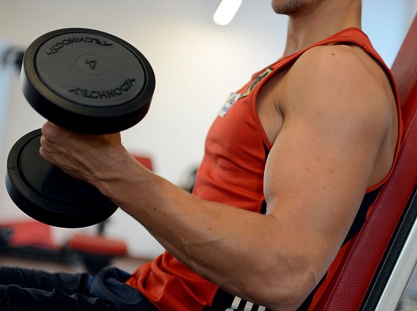 Laut Männlichkeitsforscher Boris von Heesen ist eine der besonders hartnäckigen Erzählungen zum Thema Männlichkeit, dass Männer körperlich unzerstörbar sein müssen. (Symbolbild) - © Britta Pedersen/dpa
