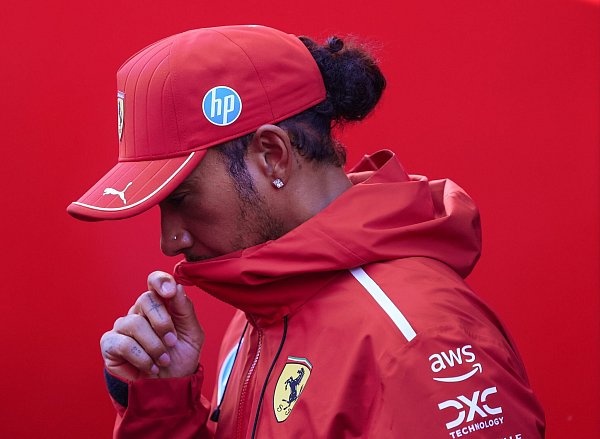 Steckt in der Ergebniskrise: Ferrari-Pilot Lewis Hamilton. - © Bradley Collyer/PA Wire/dpa