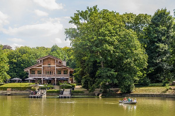 Grüne Oase: Der Park Bois de la Cambre liegt im Süden der Stadt. - © Jean-Paul Remy/visit.brussels/dpa-tmn