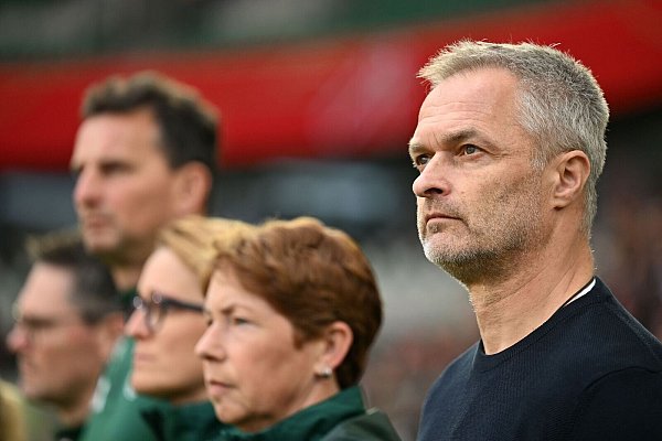 Christian Wück steht vor seinem ersten Turiner mit den DFB-Frauen - © Swen Pförtner/dpa