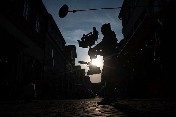 Neue deutsche Filme und Drehbücher können auch 2025 finanzielle Förderung von der Filmförderanstalt FFA bekommen. (Symbolbild) - © Sebastian Gollnow/dpa