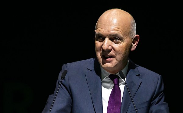DFB-Präsident Bernd Neuendorf sieht die Verantwortung für eine Reform bei den Regionalverbänden. - © Hendrik Schmidt/dpa