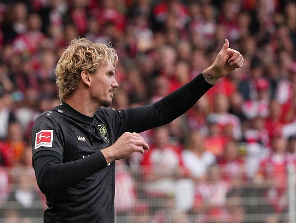 Nick Woltemade könnte bald für Newcastle auflaufen. - © Soeren Stache/dpa