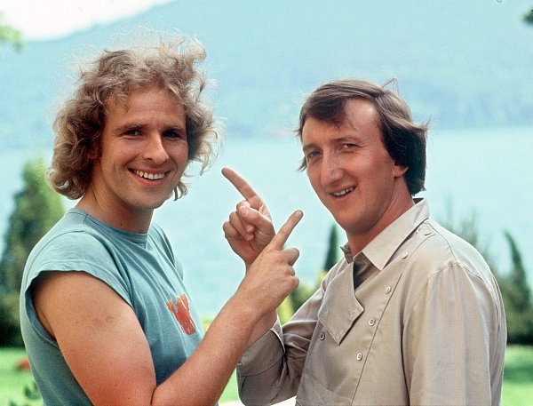 Gottschalk trat immer mal wieder auch als Schauspieler auf, etwa hier an der Seite von Mike Krüger in «Die Supernasen». (Archivbild) - © Istvan Bajzat/dpa