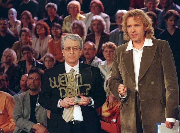 Thomas Gottschalk und der Erfinder von «Wetten, dass..»: Frank Elstner. (Archivbild) - © Rolf Haid/dpa