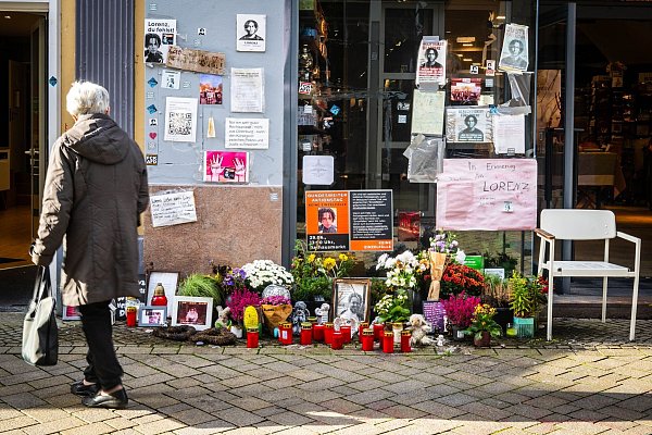 Die Ermittlungen nach den tödlichen Schüssen in Oldenburg sind beendet - Trauer, Anteilnahme und Fragen bleiben. - © Sina Schuldt/dpa