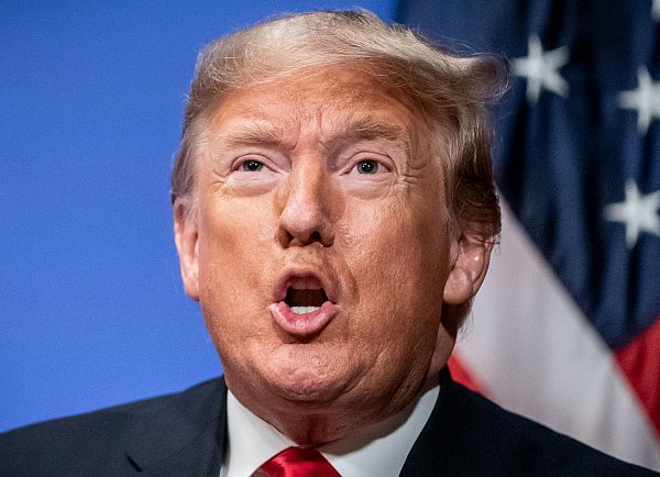Skandale, Kontrollverlust, politisches Chaos: Für jene Republikaner, die genug haben von Donald Trump, ist Konkurrent DeSantis eine echte Alternative. - © Michael Kappeler/dpa