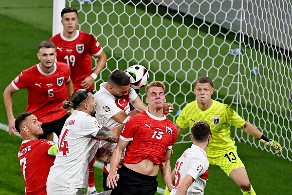 Österreich und die Türkei lieferten sich eine packende Partie. - © Hendrik Schmidt/dpa