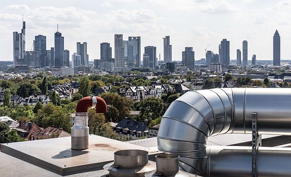 Frankfurt stuft die DUH als ziemlich hitzebelastet ein. - © Frank Rumpenhorst/dpa