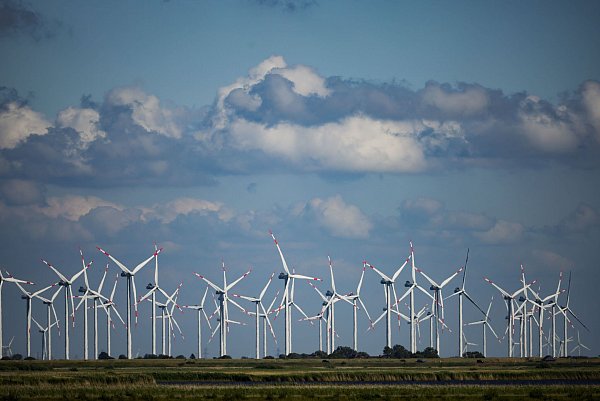 Ziel ist es auch, die Stromversorgung für Zeiten von wenig Wind und Sonne zusätzlich abzusichern. (Archivbild) - © Christian Charisius/dpa