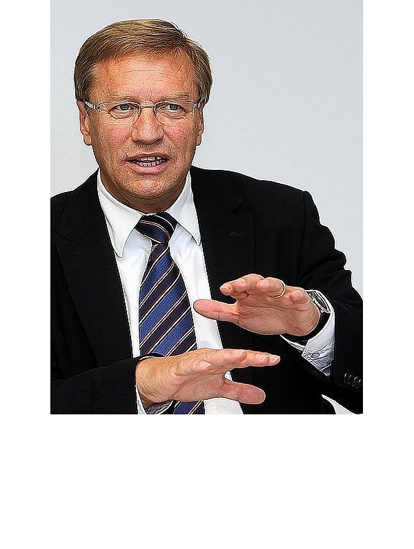 Minister Harry K. Voigtsberger.