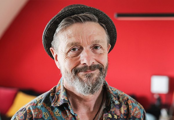 Comicautor Ralf König wird am 8. August 65 Jahre alt. - © Oliver Berg/dpa