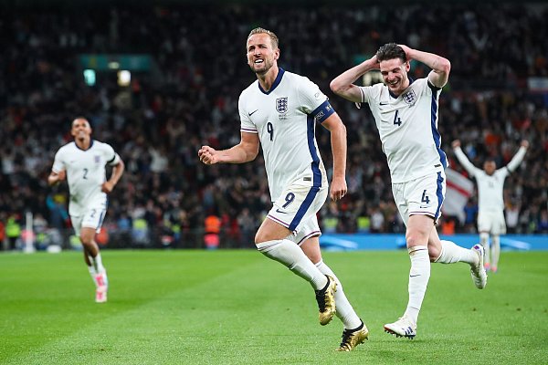 Jubelt über einen 2:0-Sieg im 100. Länderspiel: Harry Kane. - © Gareth Evans/News Images via ZUMA Press Wire/dpa