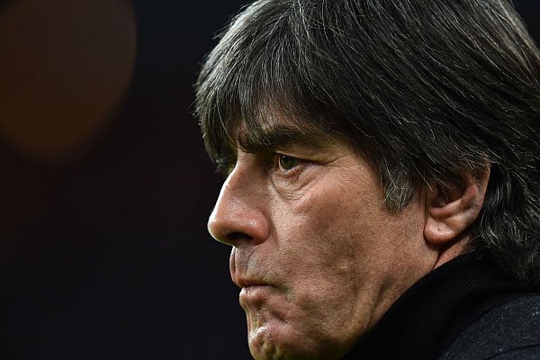 Angespannt: Bundestrainer Joachim Löw vor dem Spiel am 13. November gegen Frankreich in Paris (Archivbild). - © picture alliance / dpa