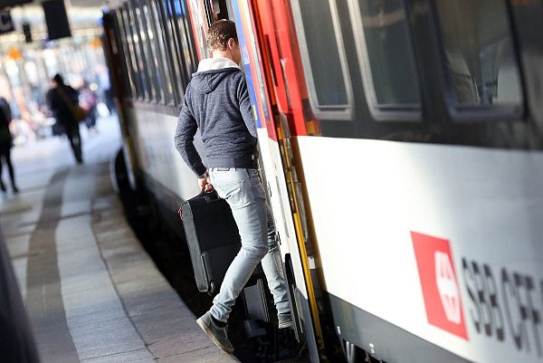 Ab Herbst sind Petersons Aussage die Schweizer und die Österreichische Bundesbahn an den neuen Standard angeschlossen. (Archivbild) - © picture alliance / dpa