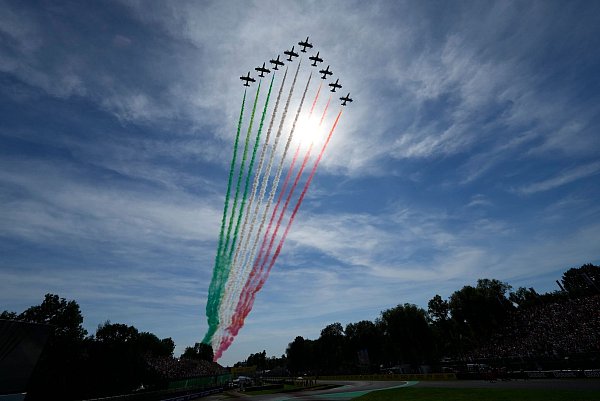 Emotionen sind Programm beim Italien-Rennen. - © Luca Bruno/AP/dpa