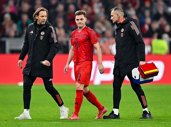 Verletzt raus: DFB-Kapitän Joshua Kimmich verletzt sich beim Bayern-Sieg. - © Sven Hoppe/dpa