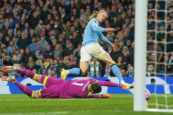 Erling Haaland trifft beim Sieg gegen Bournemouth doppelt. - © Ian Hodgson/AP/dpa