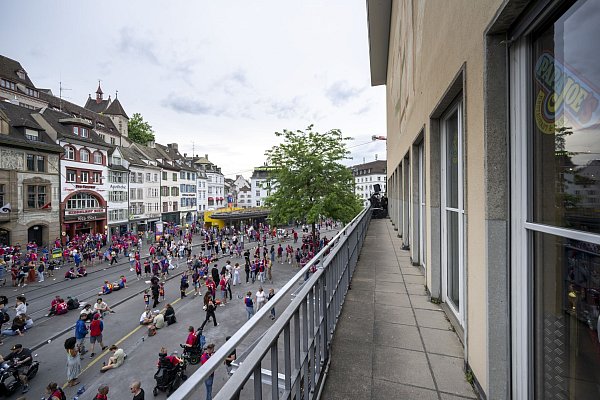 Keine Feier am Barfüsserplatz in Basel: Die Fans kamen vergeblich. - © Georgios Kefalas/KEYSTONE/dpa