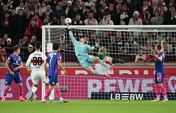 Zur Stelle: Torwart-Rückkehrer Robin Zentner - © Marijan Murat/dpa