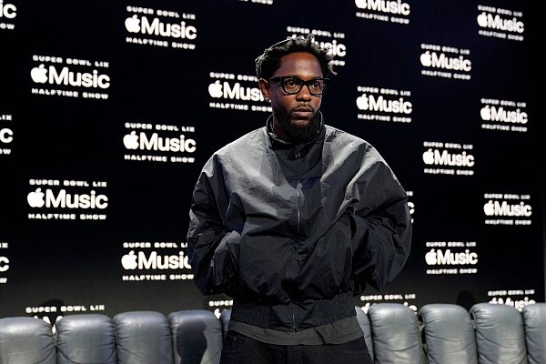 Kendrick Lamar sorgt für die Show in der Halbzeit. - © Matt York/AP/dpa