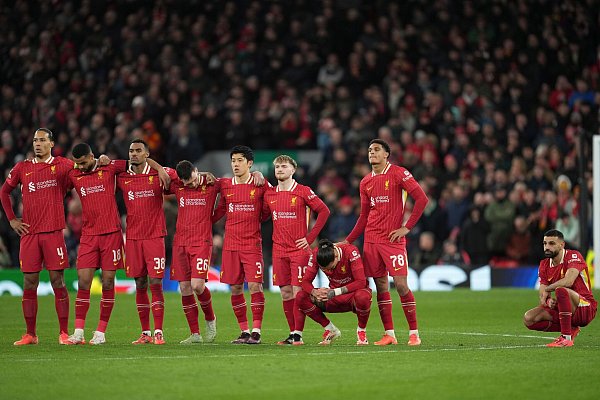 Erster in der Ligaphase, raus im Achtelfinale: Die Champions-League-Saison verlief bitter für den FC Liverpool. - © Jon Super/AP/dpa