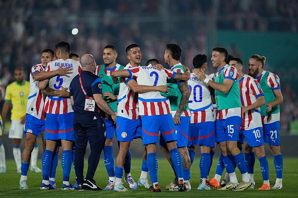 Paraguay feiert einen wichtigen Sieg gegen Brasilien. - © Jorge Saenz/AP