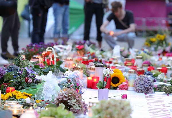 Den Sicherheitsbehörden war der mutmaßliche Attentäter bislang nicht als islamistischer Extremist bekannt. - © Gianni Gattus/dpa