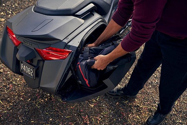 Platz da - für breite Verkleidung und Stauraum. - © Honda/dpa-tmn