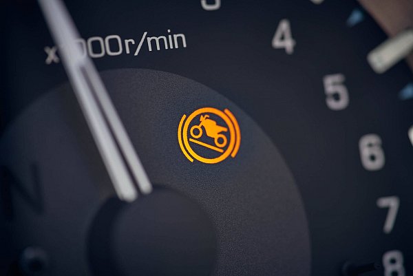 Kein Zurückrollen: Der Berganfahrassistent der Honda Gold Wing sorgt für einen sicheren Start, selbst an steilen Hängen. - © Honda/dpa-tmn