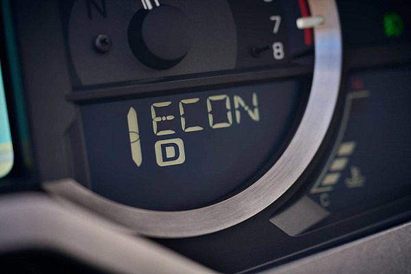 Effizient unterwegs: Im Econ-Fahrmodus zeigt die Honda Gold Wing, wie sparsam und entspannt Tourenfahren sein kann. - © Honda/dpa-tmn