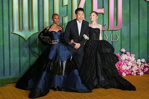 Cynthia Erivo, Regisseur Jon M. Chu und Ariana Grande kamen zur Europapremiere von «Wicked: Teil 2» nach London (Archivbild). - © Scott A Garfitt/Invision/AP/dpa