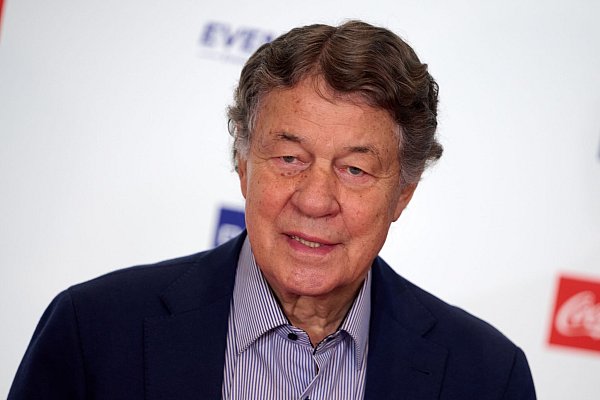 Auch Otto Rehhagel war bei der feierlichen Aufnahme in die Hall of Fame dabei. - © Bernd Thissen/dpa