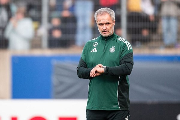 Warten auf den nächsten Star: Bundestrainer Christian Wück wünscht sich mehr Talente für sein Nationalteam. (Archivbild) - © Marius Becker/dpa