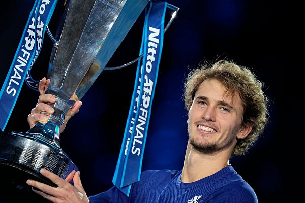 Vor drei Jahren feierte Zverev in Turin seinen zweiten Triumph bei den ATP Finals. - © Luca Bruno/AP/dpa