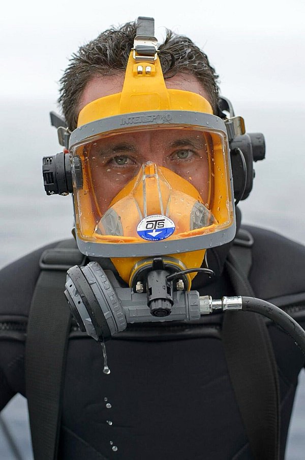 Der Meeresbiologe Mauricio Hoyos wurde 40 Meter unter Wasser von einem vier Meter langen Hai angegriffen. - © Mauricio Hoyos/For The Oceans Foundation/dpa