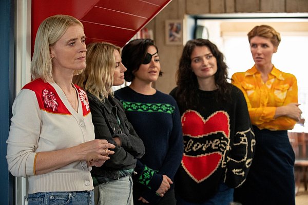 Auch in der neuen Staffel von «Bad Sisters» hüten die Schwestern dunkle Geheimnisse. - © ---/Apple TV/dpa