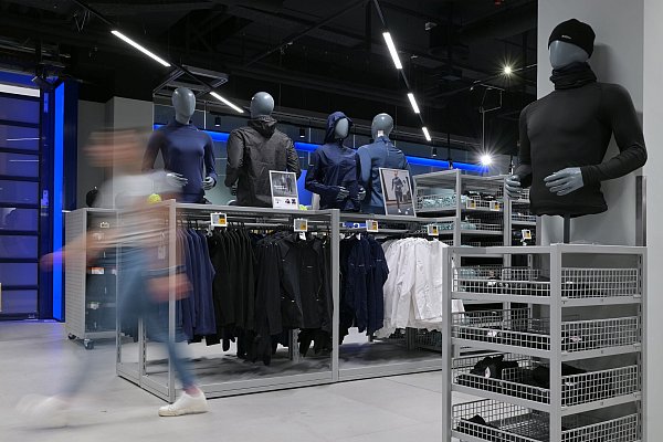Auch kleinere Decathlon-Geschäfte in Innenstädten und Einkaufszentren sind geplant - wie hier in Potsdam. - © Michael Bahlo/dpa