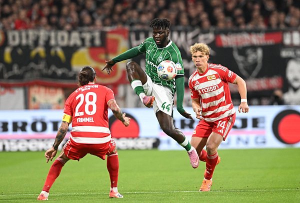 Victor Boniface stand bei Werder Bremen erstmals in der Startelf. - © Carmen Jaspersen/dpa