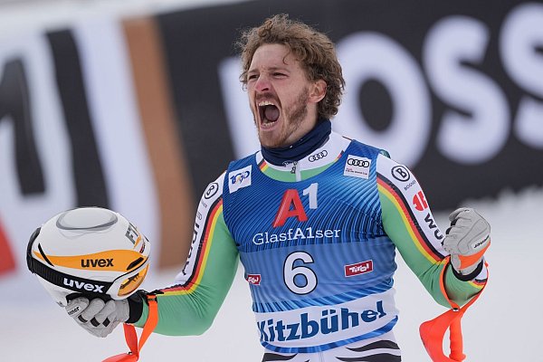 Großer Moment: Vorigen Winter gewann Linus Straßer den Slalom in Kitzbühel. - © Giovanni Auletta/AP
